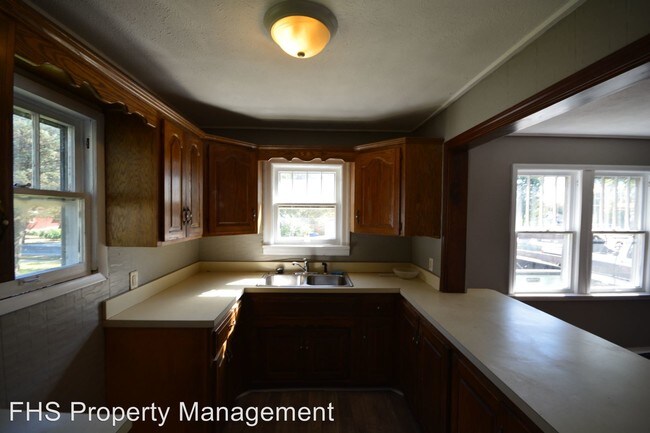 Building Photo - 202 N Scenic Ave