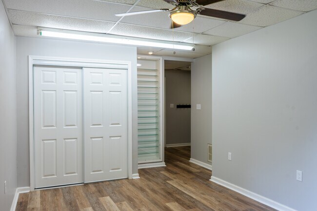 Building Photo - 4520 Ventura Dr