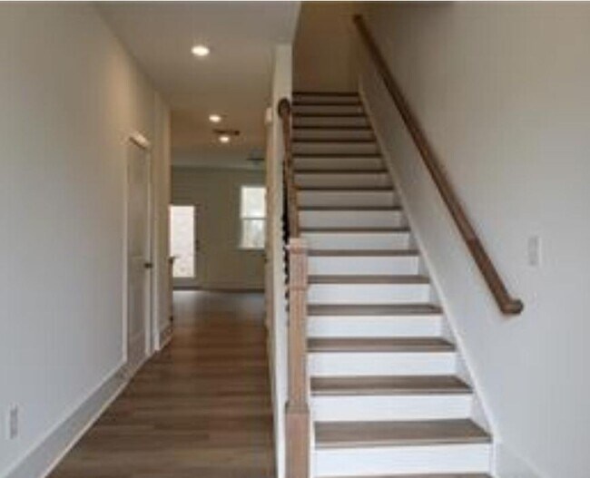 Building Photo - 1622 Gunnin Trce NW