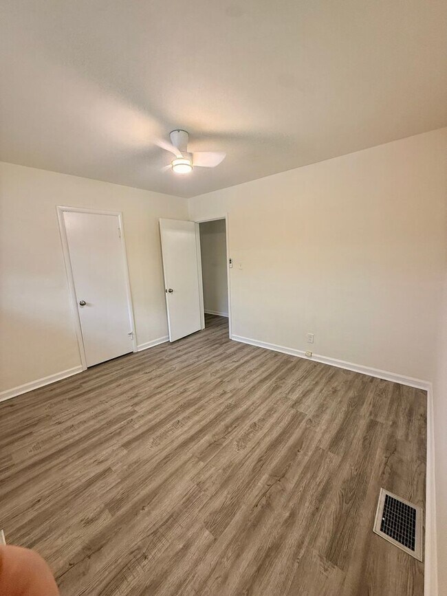 Building Photo - Beautifully Updated 3-Bedroom Brick Ranch in Kettering