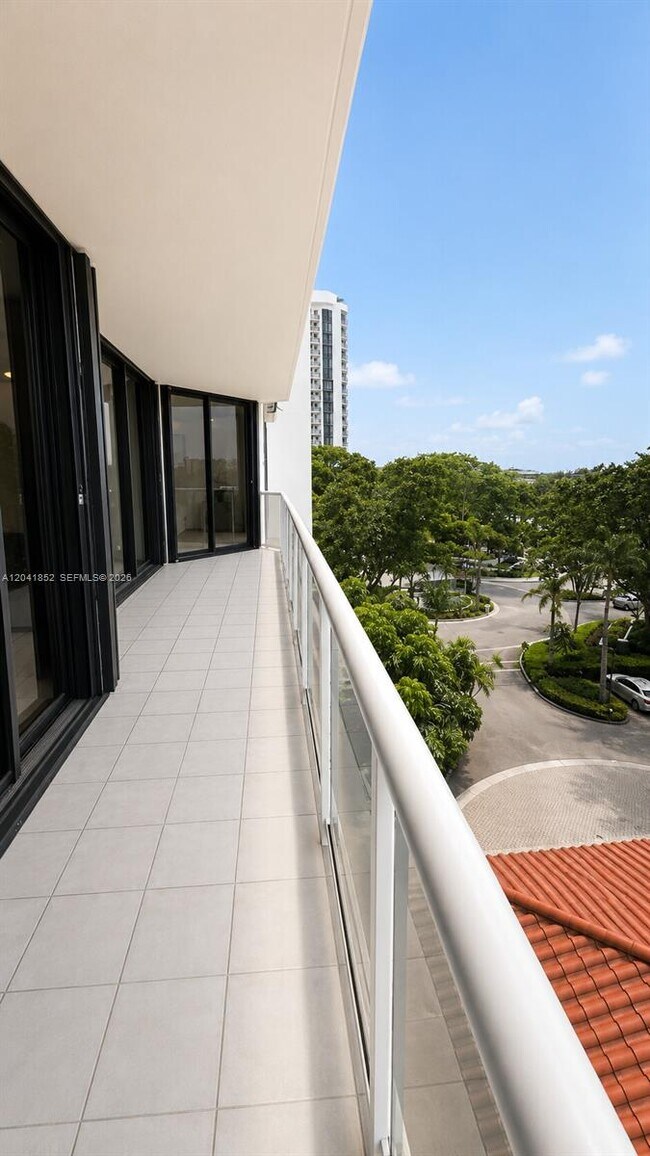 Building Photo - 3640 Yacht Club Dr