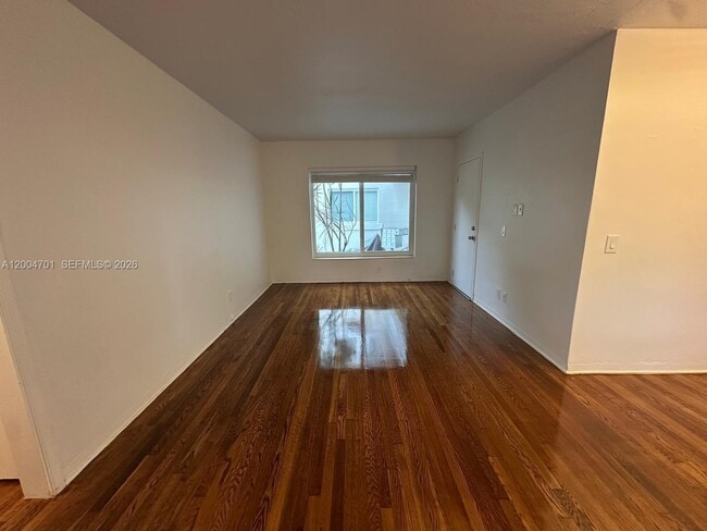 Building Photo - 1567 S Le Jeune Rd