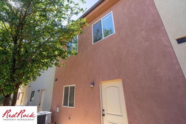 Building Photo - DOG-FRIENDLY 3 Bedroom Townhome with INTER...