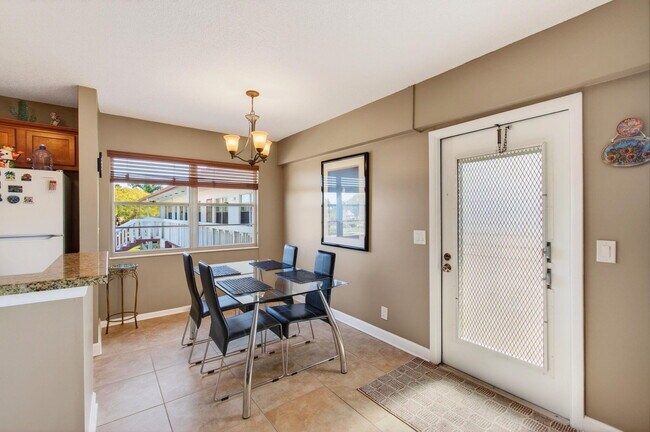 Building Photo - 33 Fanshaw A