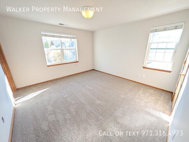 Building Photo - 709 Ella Ct