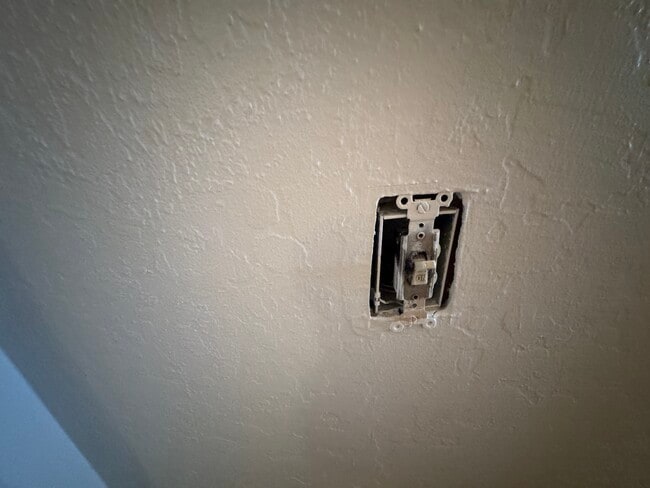 Building Photo - 865 Stanford Ave