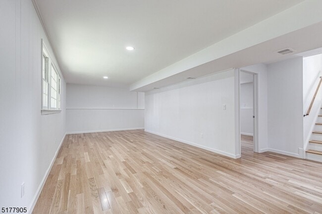 Building Photo - 50 Colonial Way