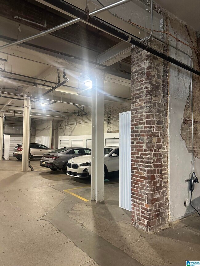 Building Photo - 300 20th St N