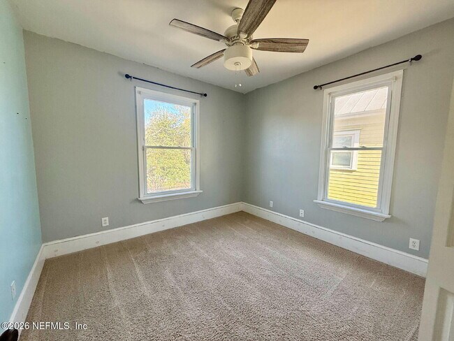 Building Photo - 134 E 6th St