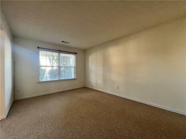 Building Photo - 789 Roxholly Ln NE