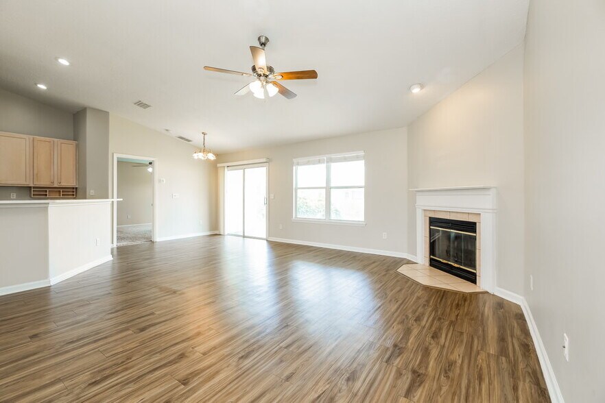 Building Photo - 3021 Captiva Bluff Cir