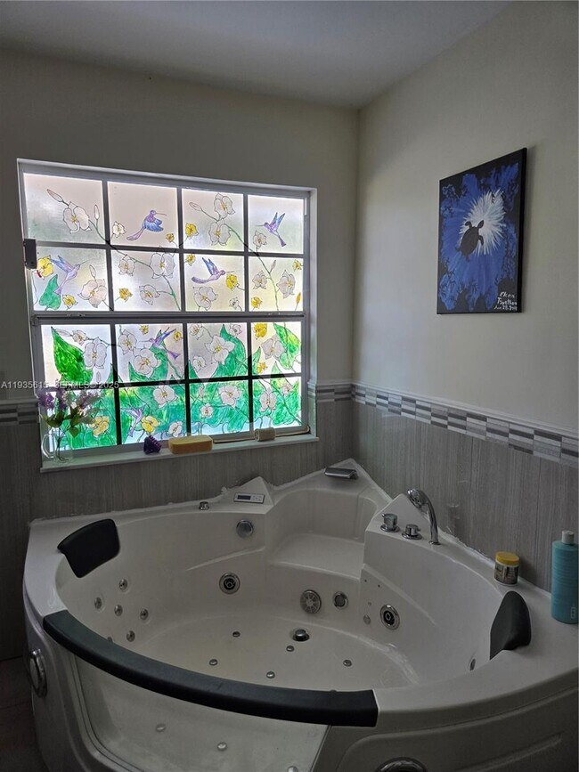 Building Photo - 301 SW 5th St