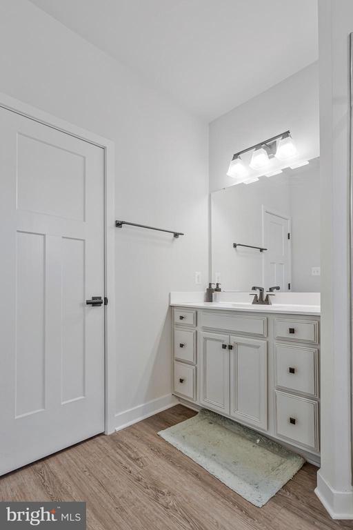 Building Photo - 10910 Presidential Pkwy