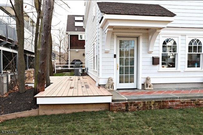 Building Photo - 113 Washington St