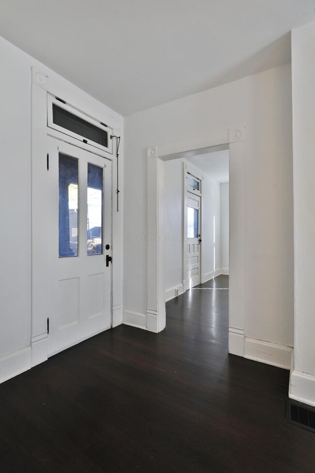 Building Photo - 476 Zimpfer St