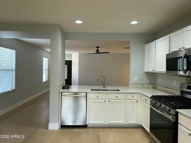 Building Photo - 3216 W Mark Ln