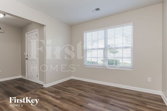 Building Photo - 260 Heaton Dr
