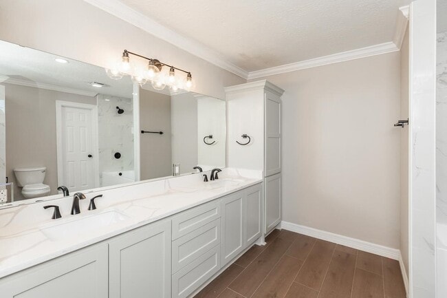 Building Photo - 185 El Pinto