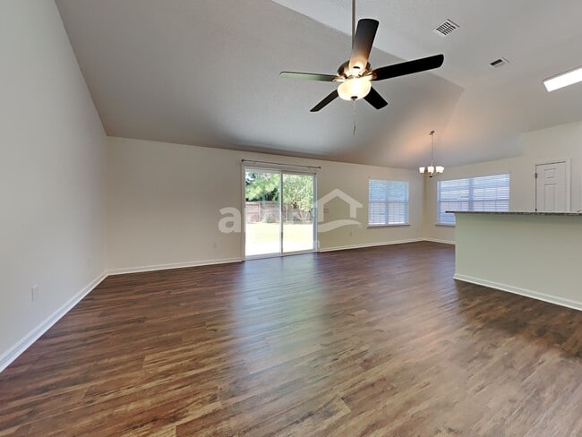 Building Photo - 61 Carlisle Ln