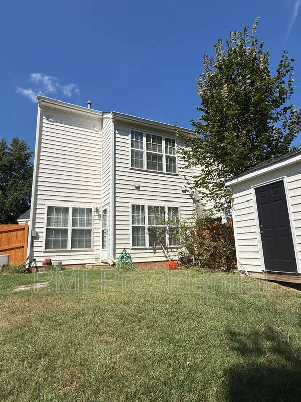 Building Photo - 1213 Magnolia Pointe Blvd