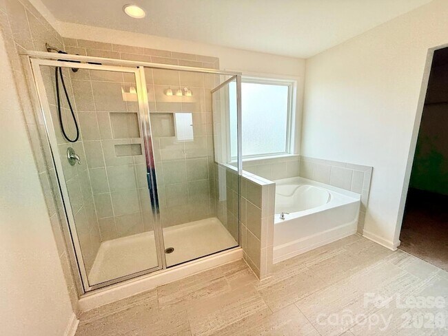Building Photo - 4909 Grace View Dr