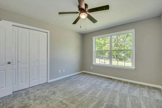 Building Photo - 313 Padrick St
