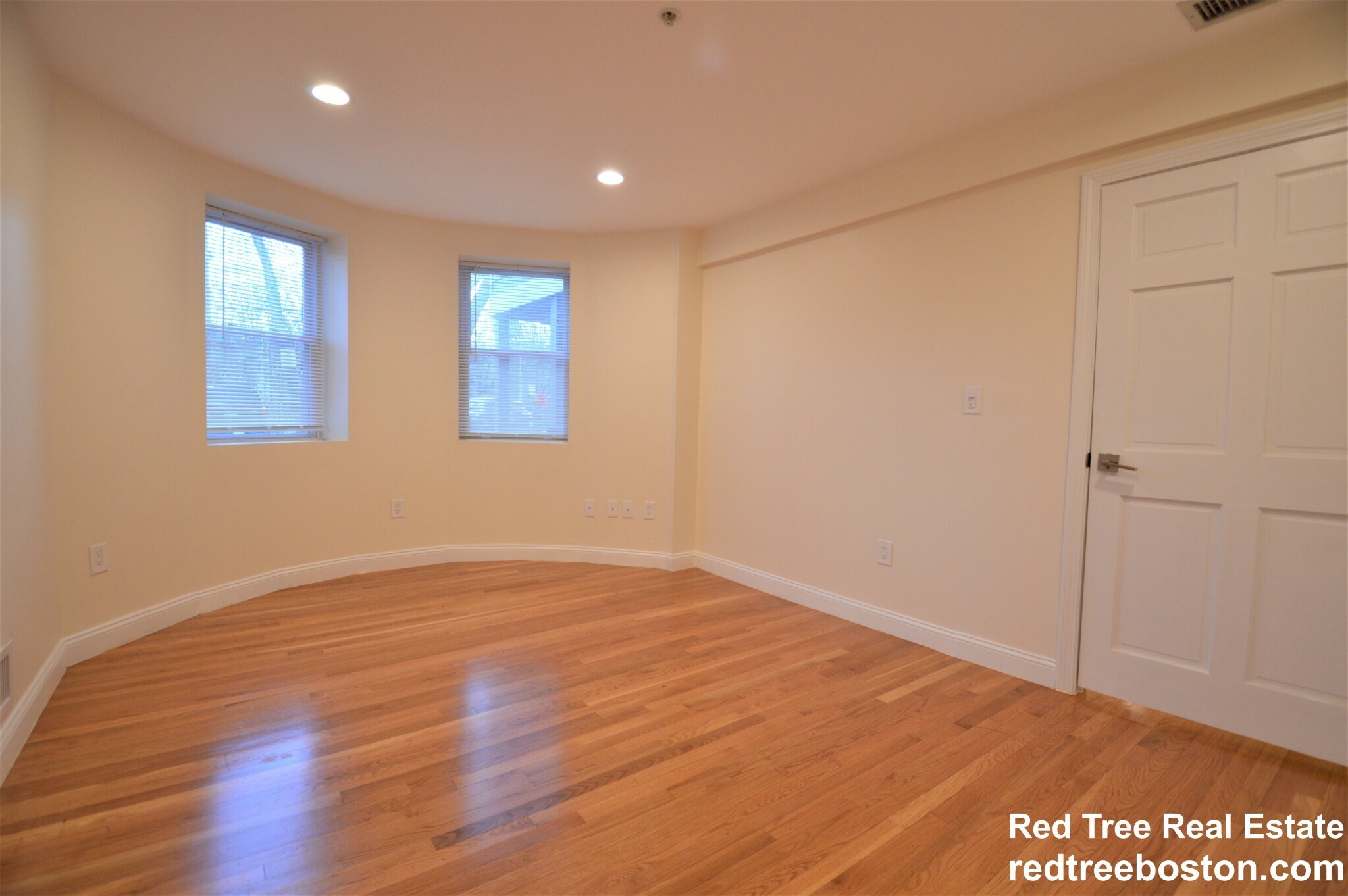 Building Photo - 1801 Beacon St