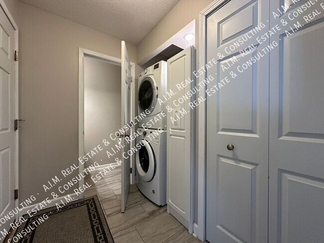 Building Photo - 1709 Crabapple Ln