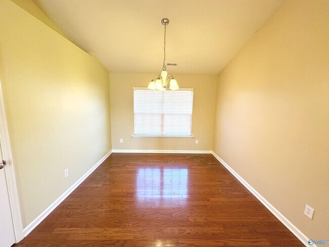 Building Photo - 101 Forest Glade Dr