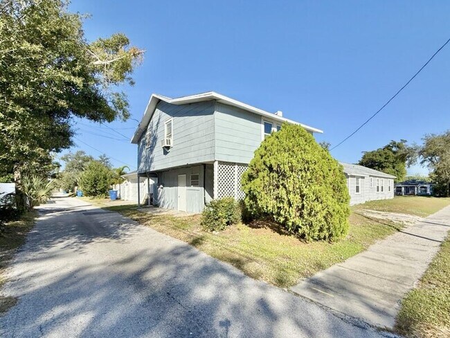 Building Photo - 501 53rd St S