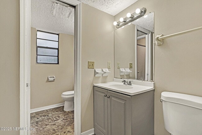 Building Photo - 475 Crabapple Ct