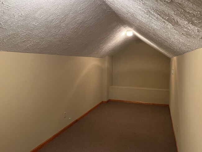 Building Photo - ***PRICE ADJUSTMENT - MOVE IN SPECIAL***