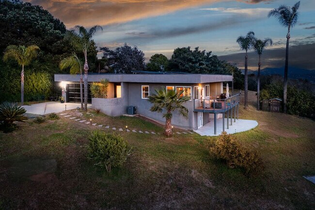 Building Photo - 3929 Paso Del Lagos