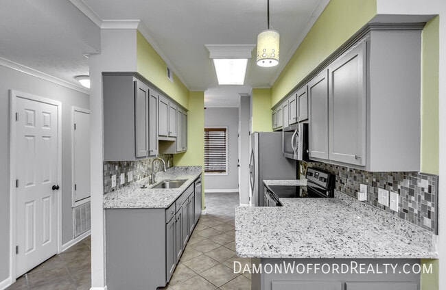 Building Photo - 34 Park Crest Pl