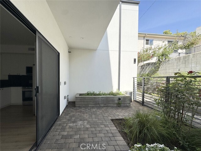 Building Photo - 534 E San Jose Ave