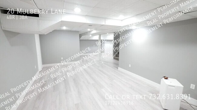 Building Photo - 20 Mulberry Ln
