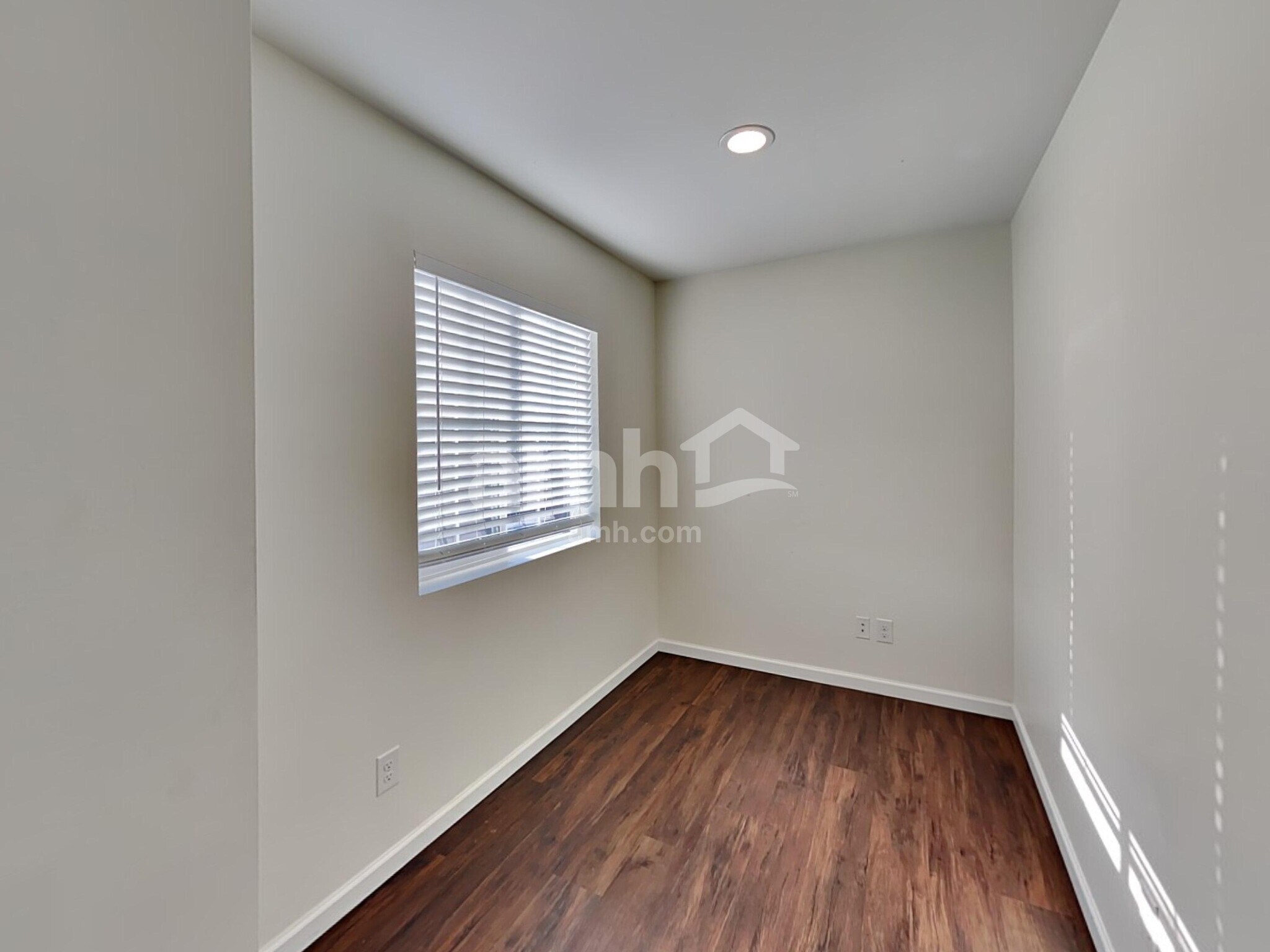 Building Photo - 16703 25th Ave Ct E