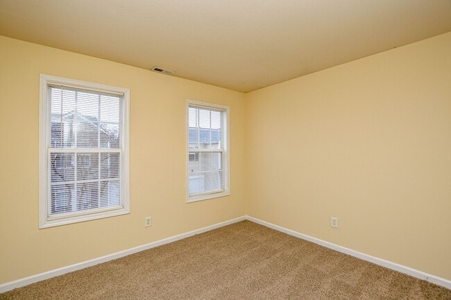 Building Photo - Charming 3 Bed, 2 Bath Home with fenced back yard!-**PRIMARY ON THE MAIN** COMING SOON!!!