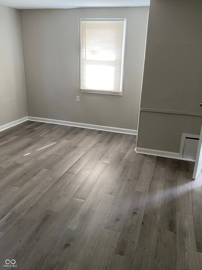 Building Photo - 2373 N Oxford St