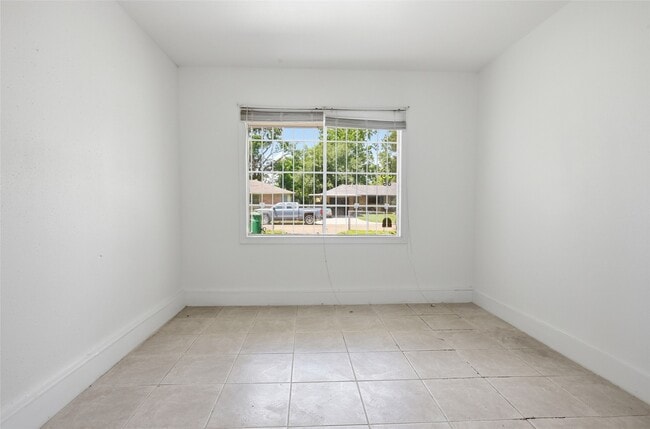 Building Photo - 5622 Woodgreen St