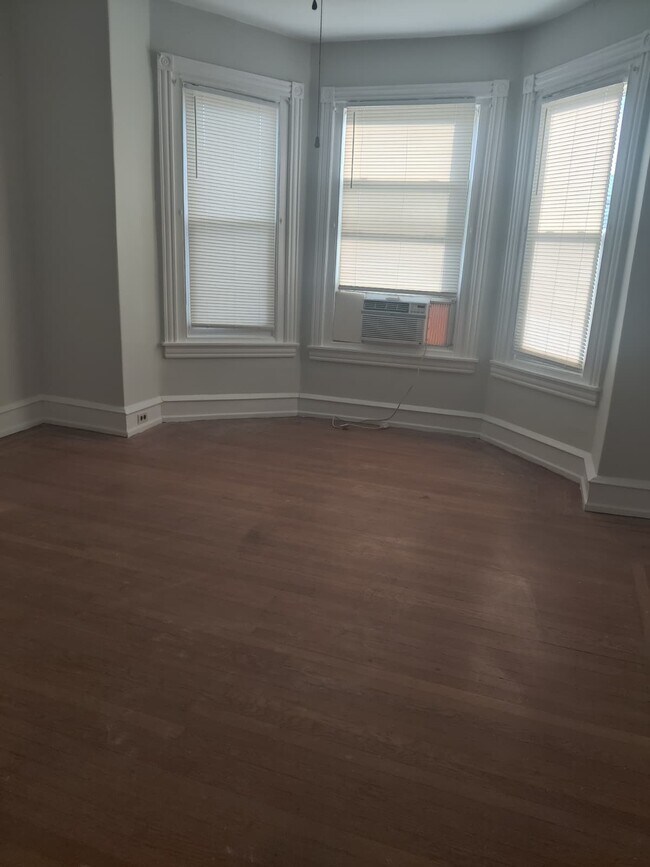 Building Photo - 5109 Walton Ave