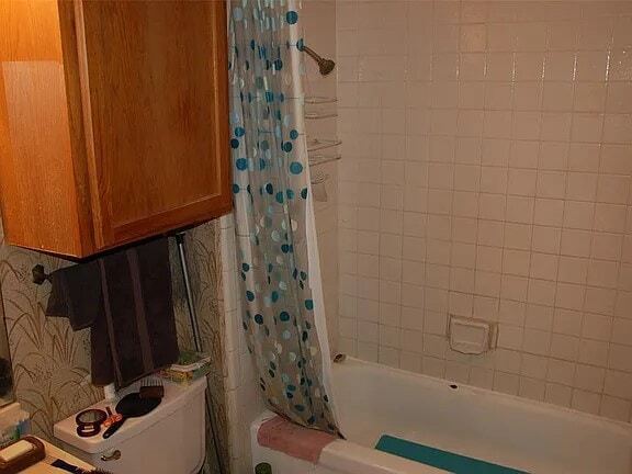 Building Photo - 9815 Walnut St