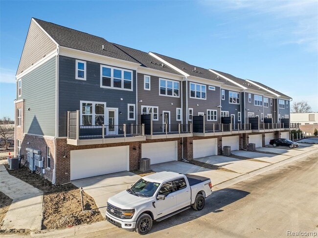 Building Photo - 43173 Atwood Ave