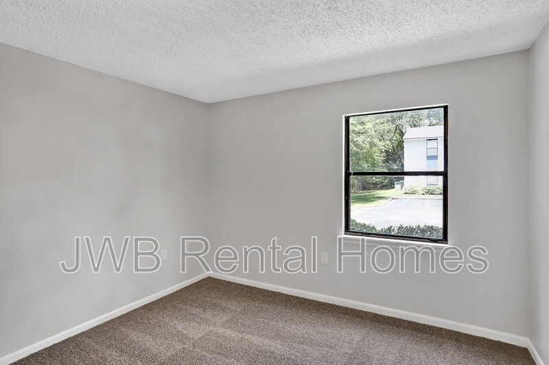 Building Photo - 10825 Key Haven Blvd