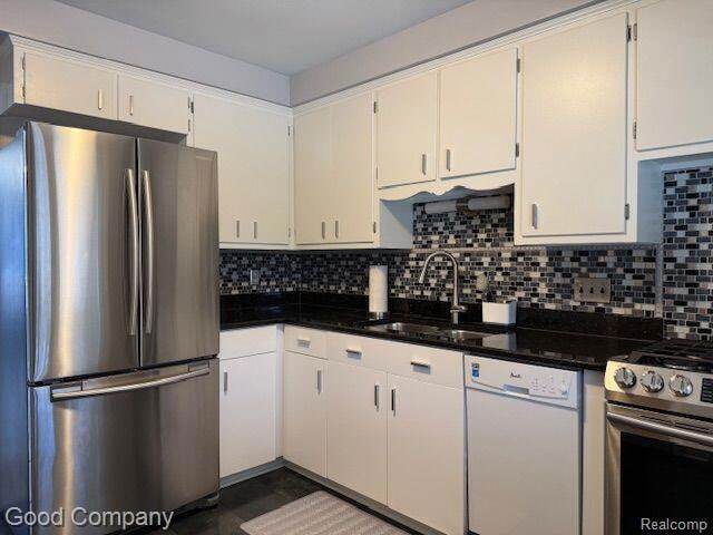 Building Photo - 1002 E Lincoln Ave