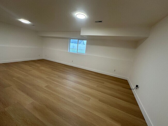 Building Photo - 7915 Chehalis Dr
