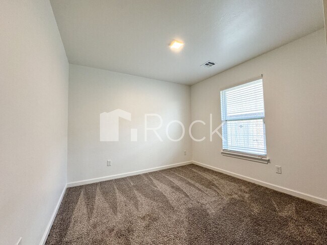 Building Photo - 1113 Magnolia Dr