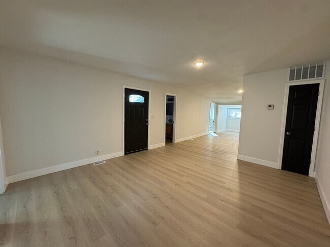 Building Photo - 1800 Gordon St