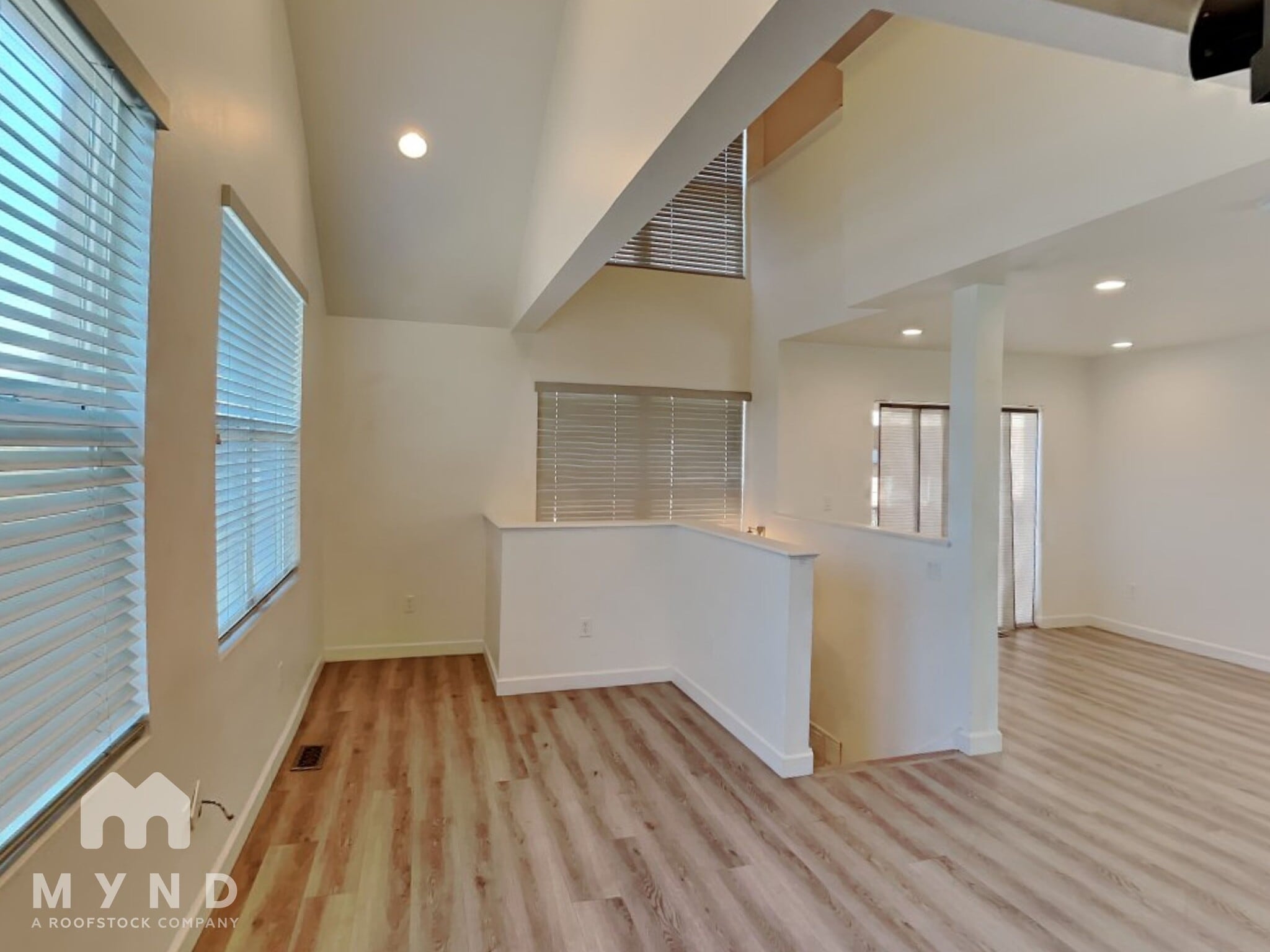 Building Photo - 512 Henry St