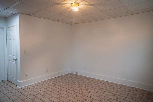 Building Photo - 415 Wyandotte St